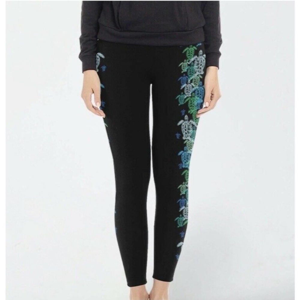 Brave New Look Womens Overlapping Turtles Leggings
